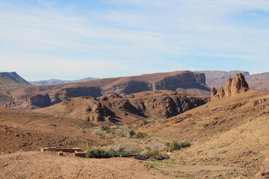 Trek au Djebel Saghro et Vallée des Roses au Maroc. Explore à Perte de Vue blog de trek et randonnée en France et à travers le monde.