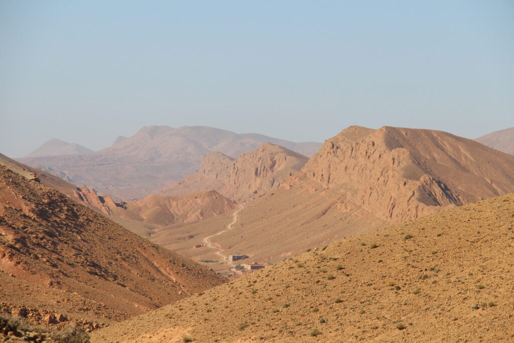 Trek au Djebel Saghro et Vallée des Roses au Maroc. Explore à Perte de Vue blog de trek et randonnée en France et à travers le monde.