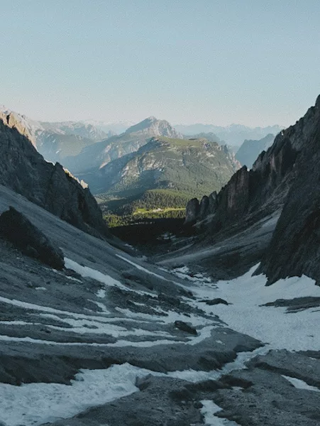 Trek de 7 jours les Dolomites en Italie : conseils, itinéraires, recommandations et photos pour réaliser un trek dans les Dolomites en Italie. Forcella della Neve