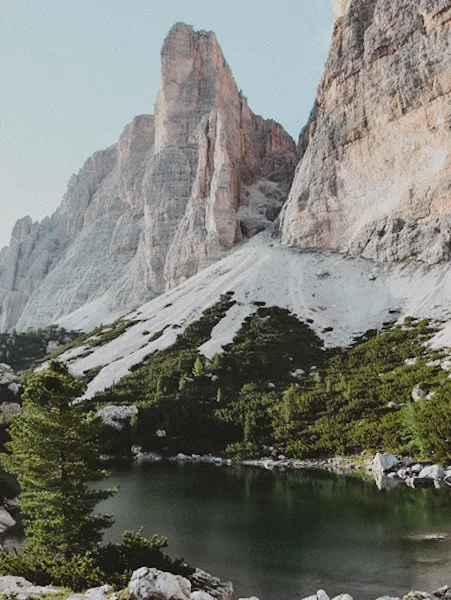 Trek de 7 jours les Dolomites en Italie : conseils, itinéraires, recommandations et photos pour réaliser un trek dans les Dolomites en Italie. Lac Lagazuoi.