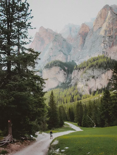 Trek de 7 jours les Dolomites en Italie : conseils, itinéraires, recommandations et photos pour réaliser un trek dans les Dolomites en Italie. Parc naturel de Fanes-Sennes-Prags.