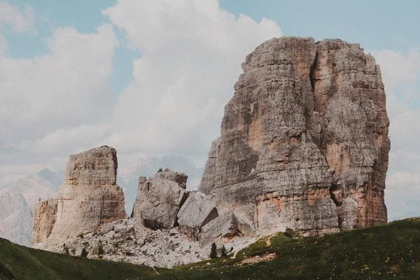 Trek de 7 jours les Dolomites en Italie : conseils, itinéraires, recommandations et photos pour réaliser un trek dans les Dolomites en Italie. Cinque Torri