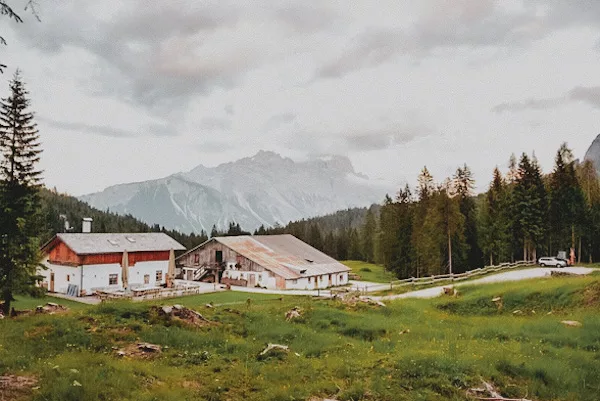 Trek de 7 jours les Dolomites en Italie : conseils, itinéraires, recommandations et photos pour réaliser un trek dans les Dolomites en Italie.