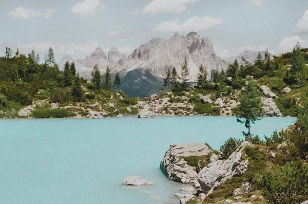 Trek de 7 jours les Dolomites en Italie : conseils, itinéraires, recommandations et photos pour réaliser un trek dans les Dolomites en Italie. Lac Sorapis