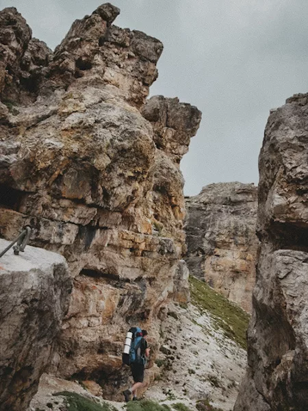 Trek de 7 jours les Dolomites en Italie : conseils, itinéraires, recommandations et photos pour réaliser un trek dans les Dolomites en Italie. Col de Sieles.