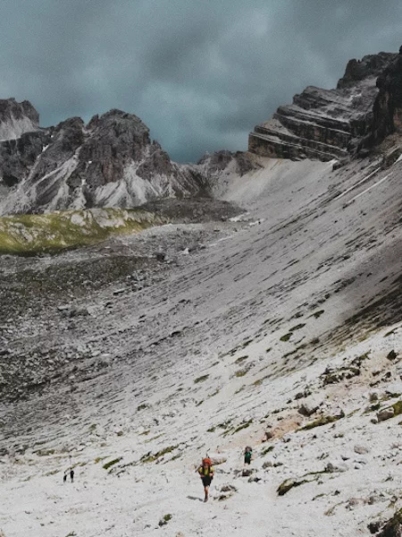 Trek de 7 jours les Dolomites en Italie : conseils, itinéraires, recommandations et photos pour réaliser un trek dans les Dolomites en Italie. Col de Sieles.