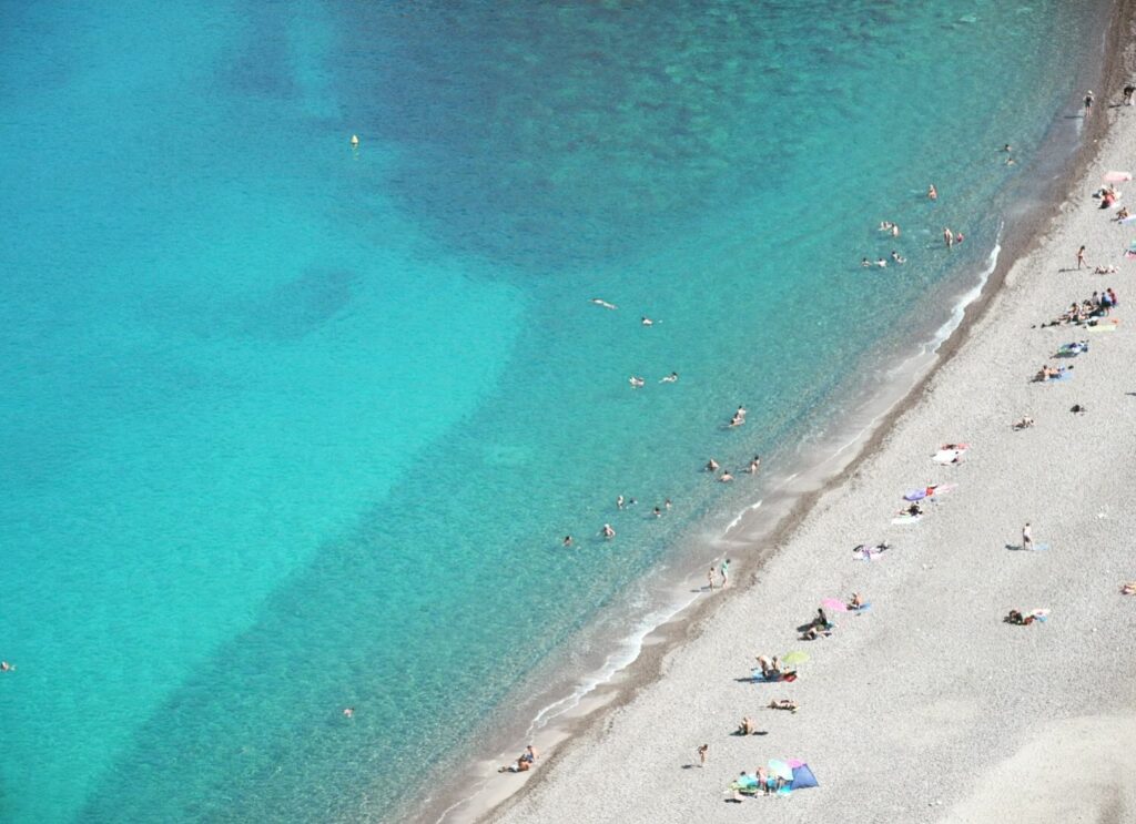 Randonnée à Nonza en Haute-Corse. Explore à Perte de Vue itinéraire de randonnée et de trek, voyage.