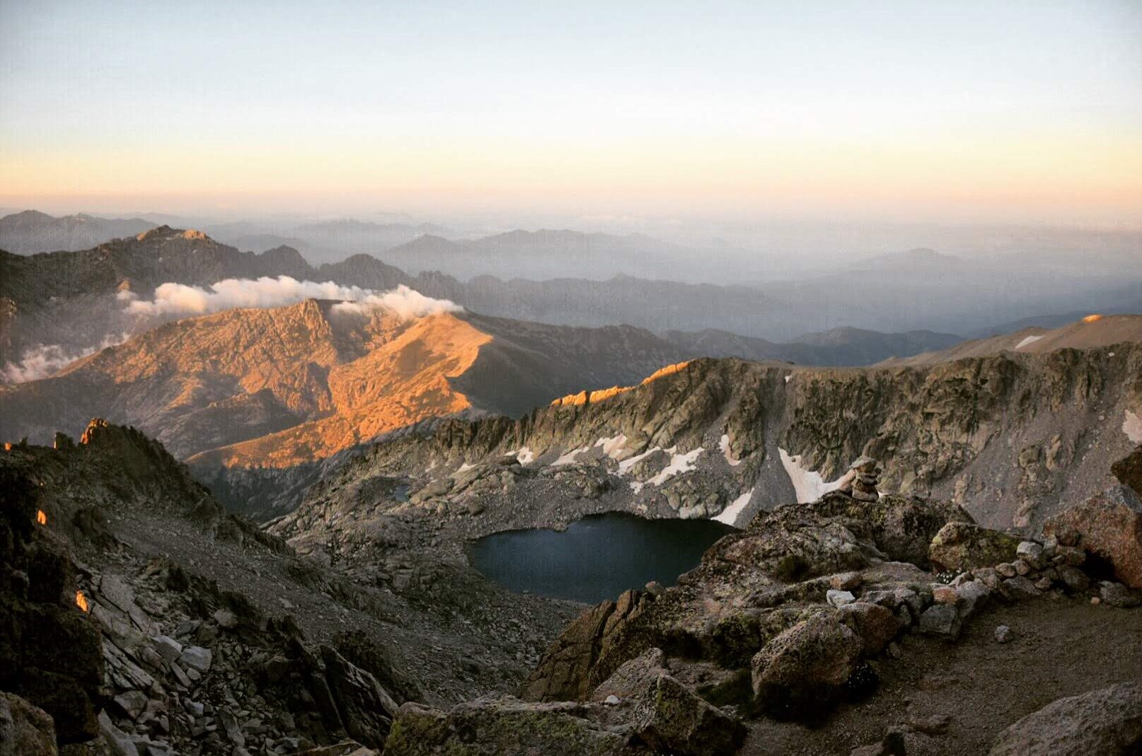 Explore à Perte de Vue. Blog d'itinéraires de trek et randonnée et conseil voyage. Randonnée au Monte Rotondo en Haute-Corse.