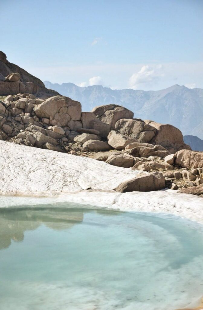 Explore à Perte de Vue. Blog d'itinéraires de trek et randonnée et conseil voyage. Randonnée au Monte Rotondo en Haute-Corse.