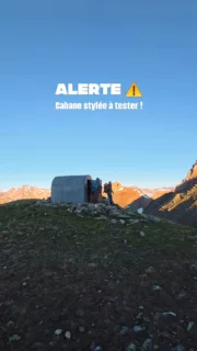 Tu veux fuir les fortes chaleurs de l'été ?
On a trouvé une cabane en altitude qui devrait te plaire ! 🤩
🗻 Massif : Chambeyron
👫 Nombre de places : 2
⛰️ Altitude : 2600m
🥾 Accès le plus rapide : 4h00
🪑 Équipement : 2 bancs (bat-flanc), fenêtre
🚰 Eau à proximité : non
📍 Bivacco Due Valli, Piémont (Italie)
👉🏼 Rdv sur @explore_a_perte_de_vue pour découvrir les plus beaux spots de bivouac des Alpes !
#bivouac #cabane #randonnée #mercantour #argentera