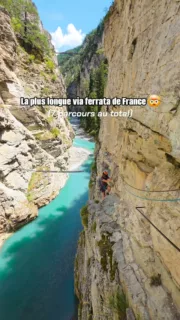 C'est la plus longue via ferrata de France ! 😧

Avec au total 7 parcours, tu as de quoi y passer une journée entière (voir plus) ! Bien sûr, tu n'es pas obligé de tout faire et tu peux choisir de faire seulement certains parcours.

Informations pratiques :

🧗🏼‍♀️ Via Ferrata du Diable 
📍 Aussois
💰 Accès gratuit
🅿️ Redoute Marie-Thérèse 
➡️ 5 minutes d’approche
🐒 7 parcours
💪🏼 F à TD
📏 3760 m au total

💡 Itinéraire 3 parcours :

Un bel itinéraire combiné idéal pour une demi-journée de découverte des via ferrata d'Aussois. C'est la meilleure configuration selon-nous si on ne souhaite pas tout faire. 

->La Traversée des Anges (D) 
+ La Montée au Ciel (D)
+ La Descente aux Enfers et Montée au Purgatoire ( TD)

= ~ 4h00 / 1260 m de longueur 

👉🏼 Abonne-toi à @explore_a_perte_de_vue pour découvrir d'autres idées de via ferrata en France et ailleurs ! 

#viaferrata #savoie #aussois #hautemauriennevanoise #hautemaurienne
