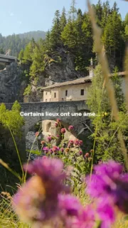 Certains lieux ne nous laisse pas indifférent 🌸

📍 Sanctuaire Notre-Dame-du-Charmaix 

#savoie #hautemauriennevanoise #valfrejus #modane #sanctuaire