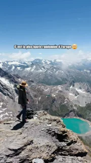 Le sommet le plus haut d'Europe accessible en randonnée ! 🗻🥾
3747m d'altitude ! Et oui, on peut y accéder sans techniques d'alpinisme ! De Là haut, on profite d'une vue à 360° sur la France et l'Italie, c'est grandiose ! 🤯
Infos pratiques :
📍 Aiguille de la Grande Sassière
⛰️ Alpes grées
🗻 Altitude : 3747 m
🅿️ Barrage du Saut
🥾 11 km / 1470 m déniv / ~ 7h00
🐕 Autorisés
⚠️ La randonnée ne comporte pas de passages techniques mais le dénivelé est conséquent et surtout l'altitude se fait bien sentir !
🧤 Pense à prendre des vêtements chauds même en plein été car il peut faire très froid là-haut.
🥾 De bonnes chaussures et un équipement adapté à la montagne est indispensable. Bâtons vivement conseillés.
Et toi, tu te sens capable de monter là-haut ? 💪🏼
#valdisere #tignes #hautetarentaise #randonnée #savoie