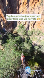 La Via Ferrata de lo Pas de la Savina
c’est un parcours ultra impressionnant, on peut faire un pendule géant, traverser un pont de singe gigantesque (vraiment flippant 😅), grimper sur une échelle ADN le tout en observant des aigles et des gypaetes. 😍

🅿️ 41.971484, 0.599511
💰 gratuite
📍 Estopiñán del Castillo, Huesca, Espagne
➡️ 20 minutes d’approche 
⬅️ 30 minutes (retour)
⌛ 3h
💪🏼 K4/K6+ 
📏 450 m
☀️ nord est
🚷 0 échappatoire

Plus d’informations sur notre blog - "Via ferrata de lo pas de la Savina pendule géant"

Www.exploreapertedevue.com

Plus de via ferrata : rdv sur youtube.

#viaferrataextreme #viaferrata #escalade #randonnée #sportoutdoor