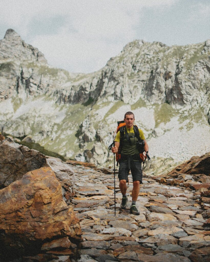 Trek de cinq jours en France, traversée du Mercantour. Explore à Perte de Vue, blog, itinéraire et conseils randonnée, escalade, trekking et voyage. Liste de matériel de trek : poids et lien vers notre matériel, liste complète.