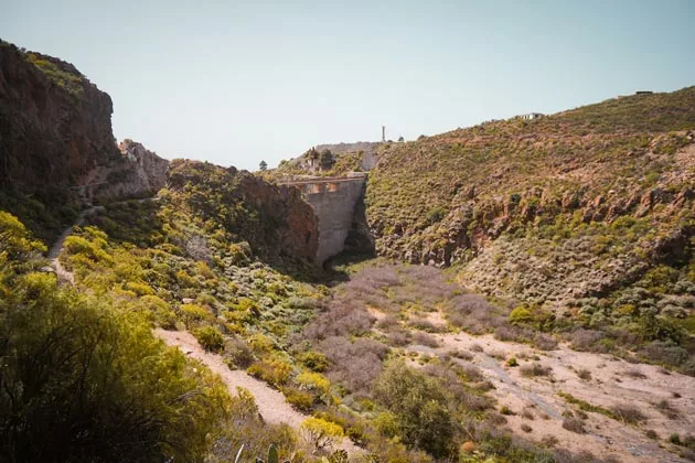 Escalade sportive en couenne à Tenerife : falaise de El Rio