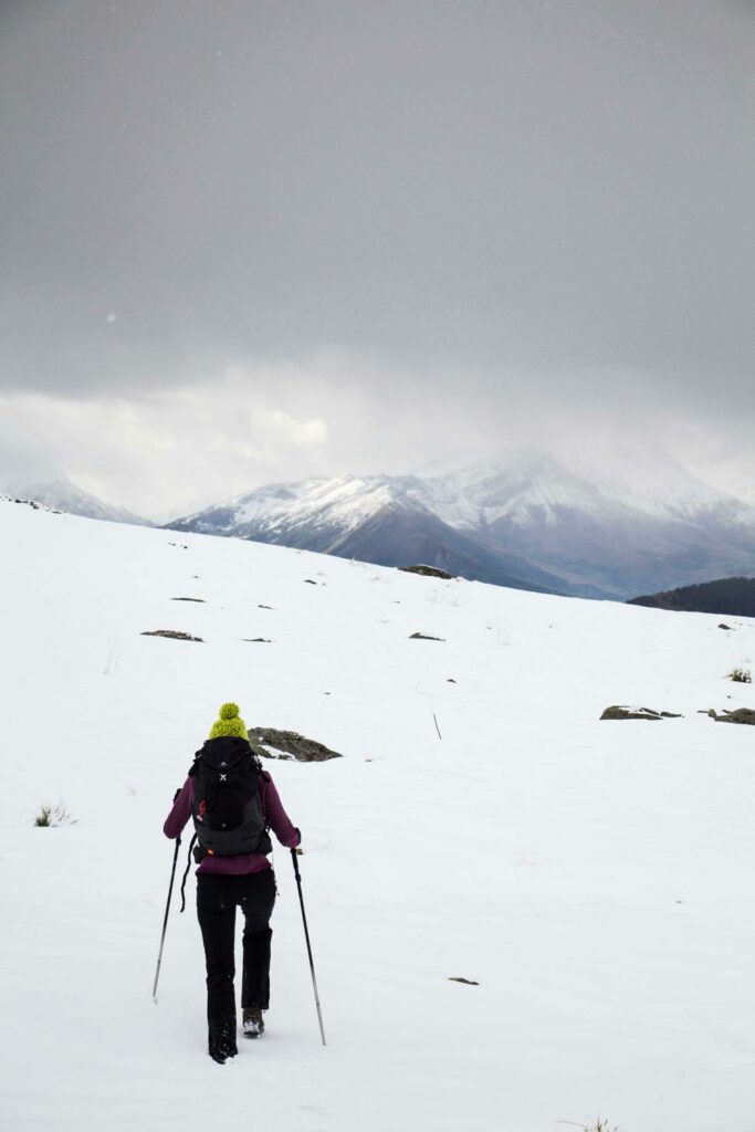 Randonnée dans le massif de la Lauzière en Savoie Alpes France. Vallée de Saint François Longchamps. Randonnée automne hiver.
