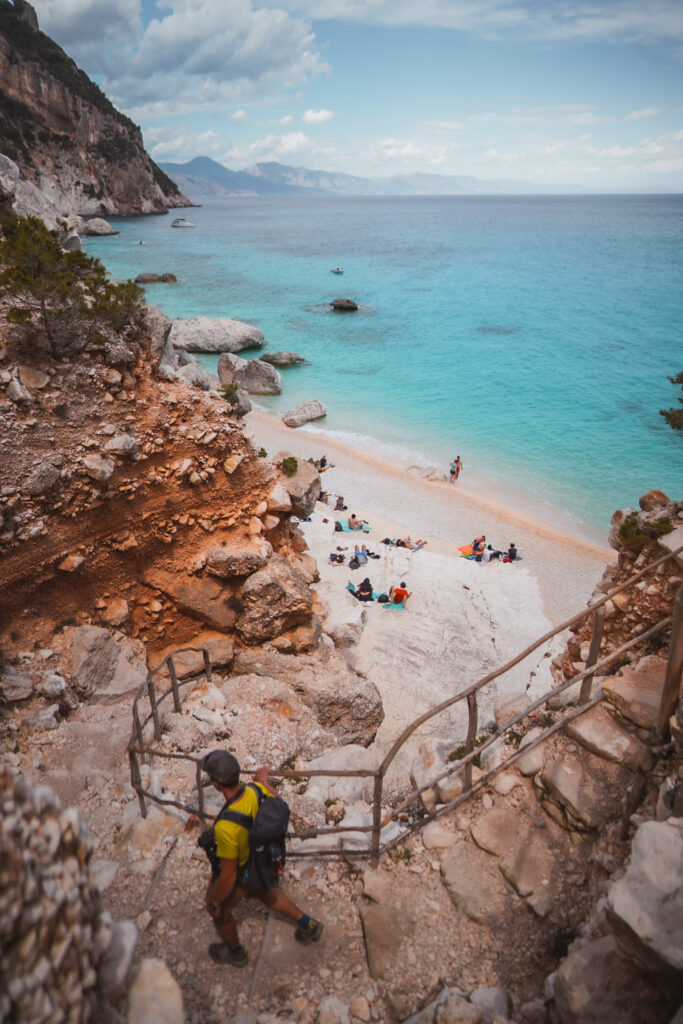 Randonnée en Sardaigne à Cala Goloritzé. Idées, itinéraires, topos et photos de randonnées en Sardaigne (Italie).