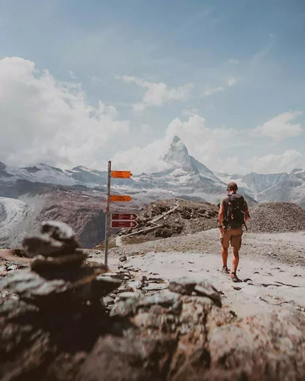 Randonnée au Gornergrat avec vue sur le Cervin à Zermatt dans le Valais en Suisse. Explore à Perte de Vue blog d'itinéraire de trek et randonnée, voyage en France et dans le monde.