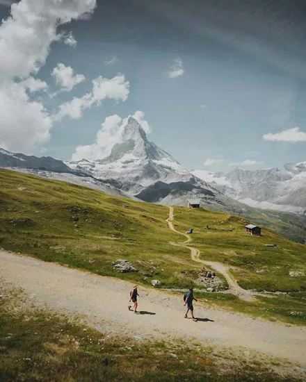 Randonnée au Gornergrat avec vue sur le Cervin à Zermatt dans le Valais en Suisse. Explore à Perte de Vue blog d'itinéraire de trek et randonnée, voyage en France et dans le monde.