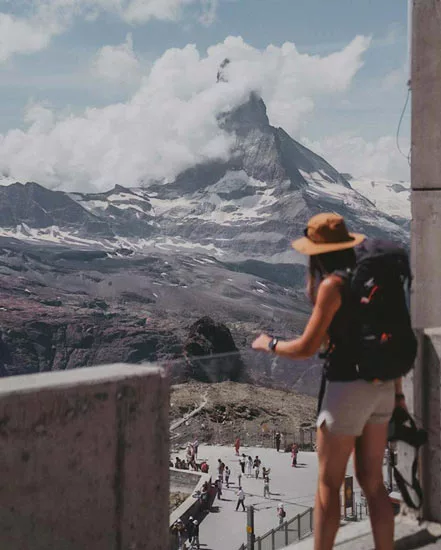 Randonnée au Gornergrat avec vue sur le Cervin à Zermatt dans le Valais en Suisse. Explore à Perte de Vue blog d'itinéraire de trek et randonnée, voyage en France et dans le monde.