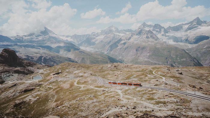 Randonné au Gornergrat face au Mont Cervin. Idées de rando à Zermatt dans le Valais en Suisse. Itinéraire, photos et recommandations de voyage, randonnées et trek.