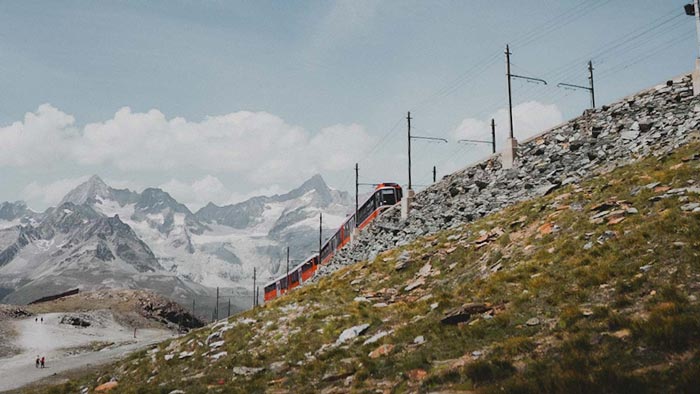 Randonnée au Gornergrat avec vue sur le Cervin à Zermatt dans le Valais en Suisse. Explore à Perte de Vue blog d'itinéraire de trek et randonnée, voyage en France et dans le monde.