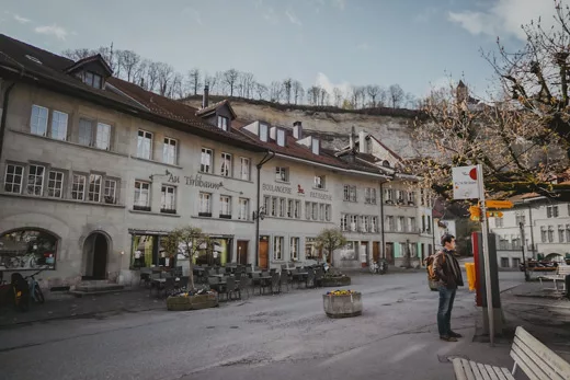 Visite de la Ville de Fribourg en Suisse. Explore à Perte de Vue blog voyage, trek et randonnée.