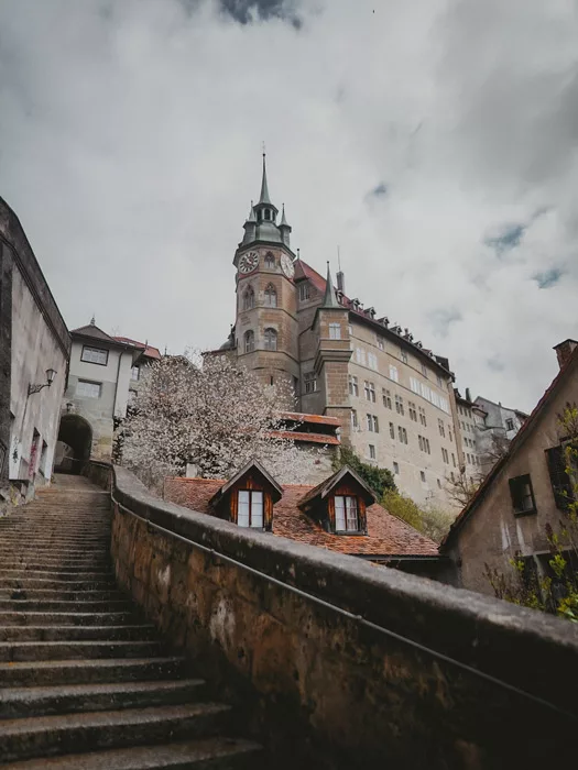 Visite de la Ville de Fribourg en Suisse. Explore à Perte de Vue blog voyage, trek et randonnée.