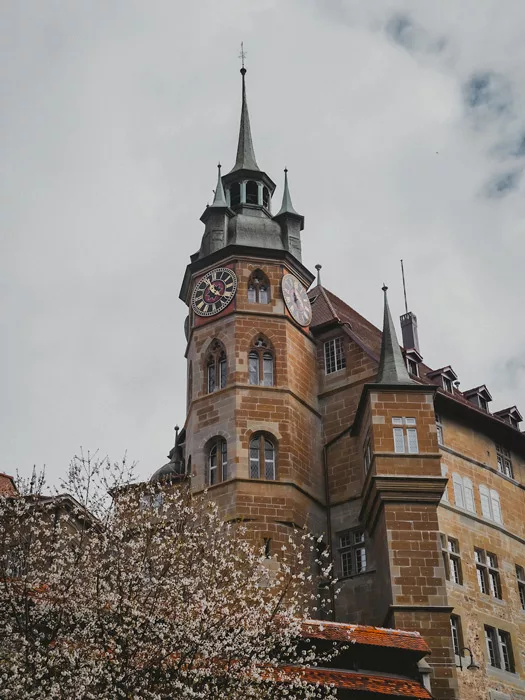 Visite de la Ville de Fribourg en Suisse. Explore à Perte de Vue blog voyage, trek et randonnée.