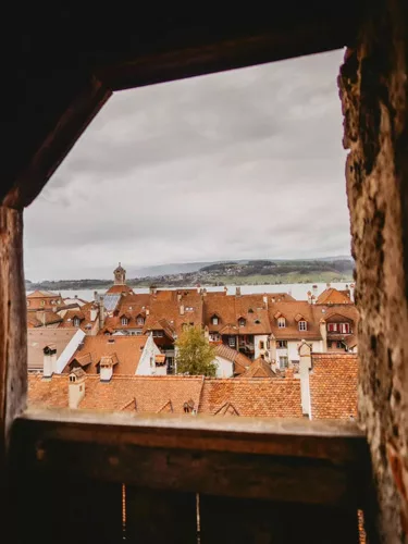 Visite de la cité médiévale de Morat dans le canton de Fribourg en Suisse. 