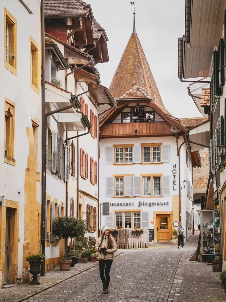 Visite de la cité médiévale de Morat dans le canton de Fribourg en Suisse. 