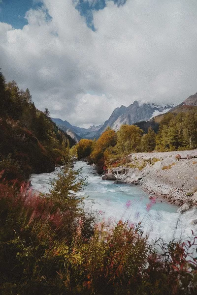 Randonnée dans le Val Ferret Val d'Aoste en Italie Courmayeur en automne Auberge de la Maison à Entrèves Courmayeur