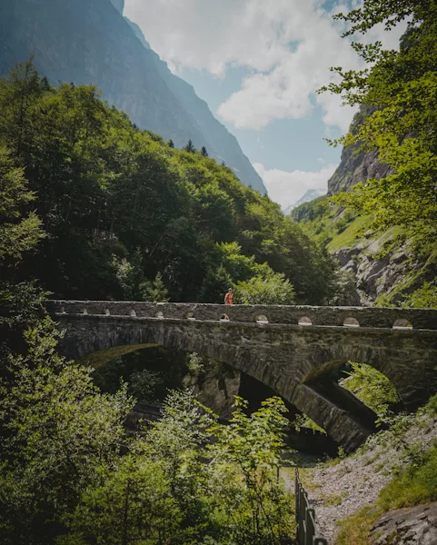 Randonnée au Pantenbrücke à Linthal dans le canton de Glaris en Suisse.