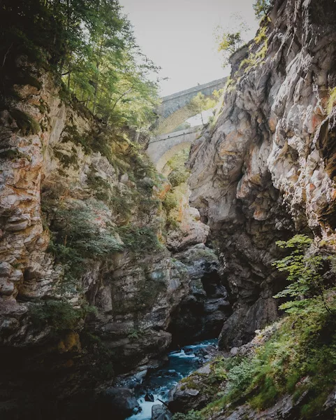 Randonnée au Pantenbrücke à Linthal dans le canton de Glaris en Suisse.