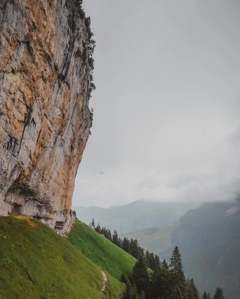 Randonnée courte et facile à Ebenalp dans le canton d'Appenzell massif de l'Alpstein en Suisse. Itinéraire, photos et recommandations de randonnées.