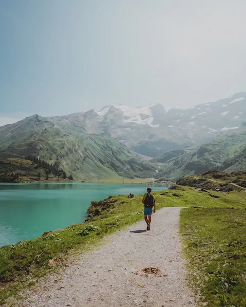 Randonnée à Trübsee dans le canton de Nidwald en Suisse. Découverte de la montagne et du glacier de Titlis depuis Engelberg. Topo, photos et recommandations pour randonner en Suisse.