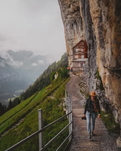 Randonnée à Ebenalp dans le canton d'Appenzell en Suisse. Découverte du massif de l'Alpstein. Itinéraire, topo, photos et recommandations pour randonner en Suisse.