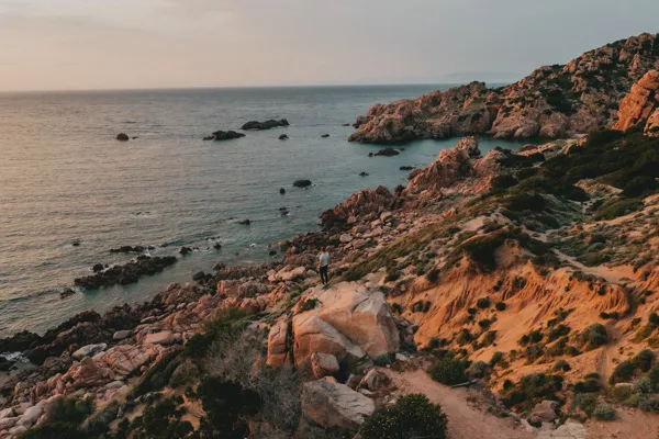 Voyage en Sardaigne : guide de voyage pour découvrir la Sardaigne Italie, topo escalade, itinéraire de randonnée et de trek, conseils.