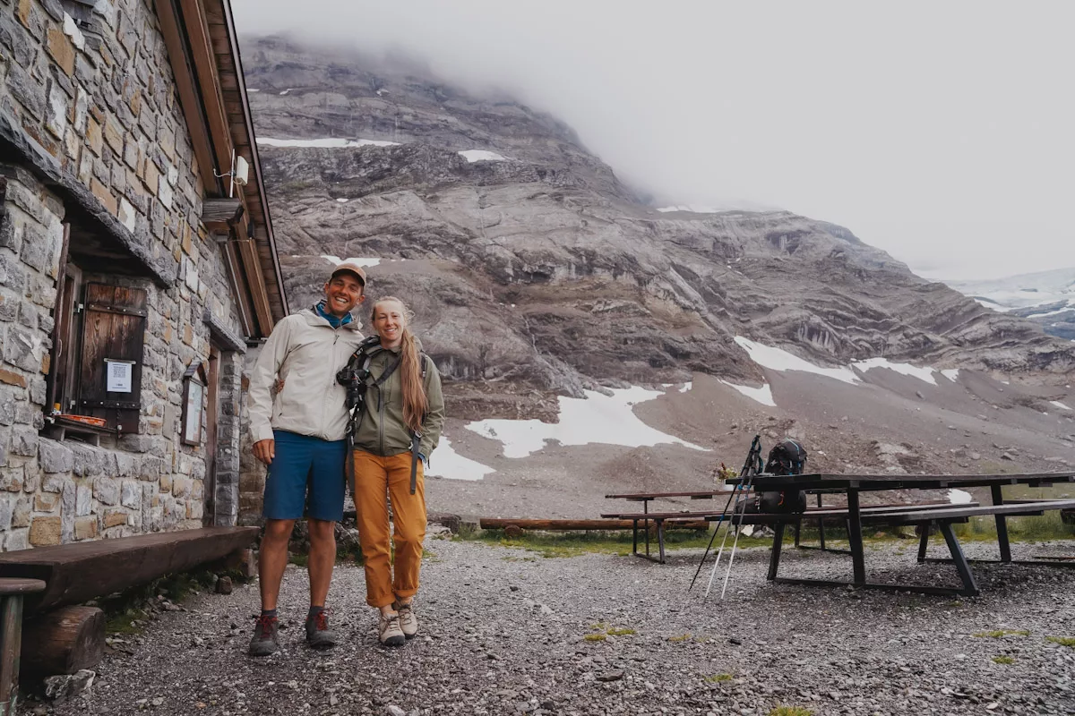 Quatre jours : c'est le temps que nous avons passé à explorer à pied, l'univers fascinant de deux vallées voisines de Suisse, nichées au cœur des Alpes Vaudoises. Tout commence au pied du Miroir d'Argentine, à Solalex, par une belle journée d'été, et se termine trois jours plus tard sur les hauteurs des Diablerets.