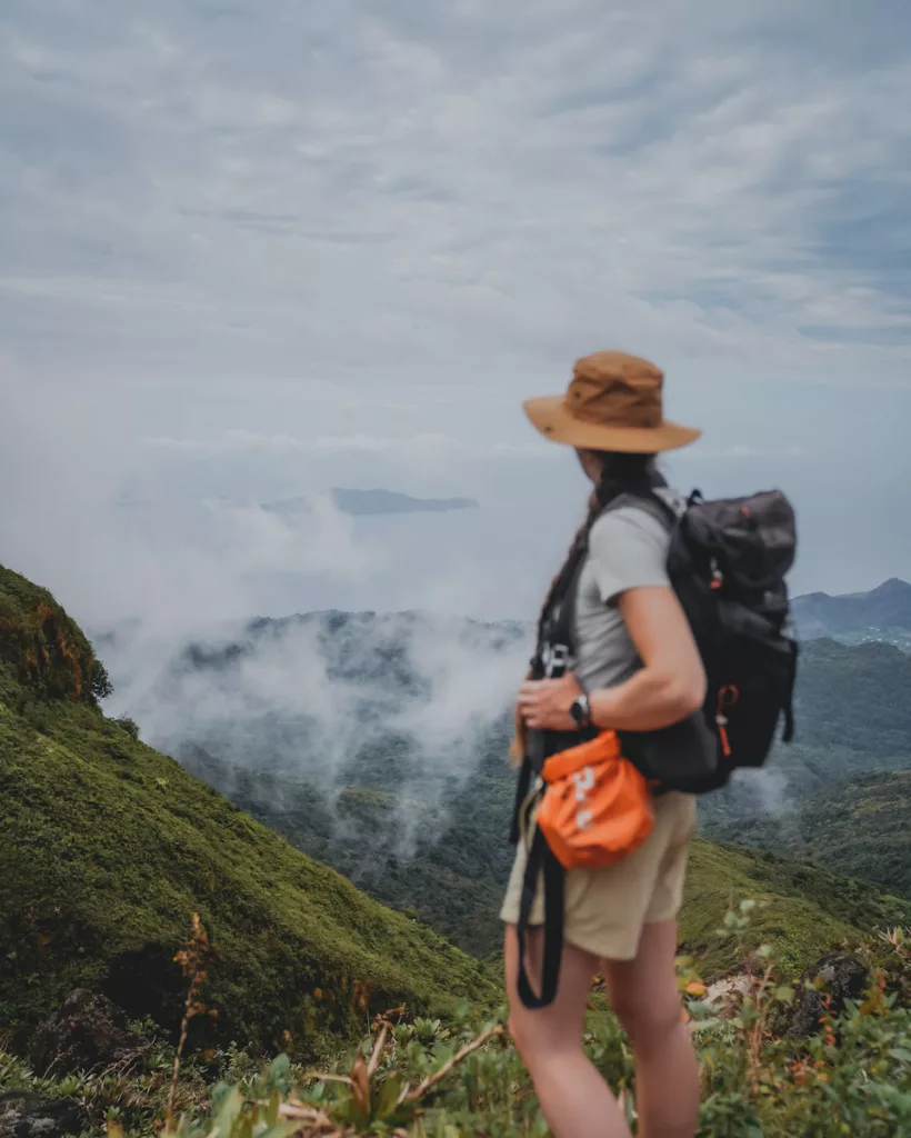 Ascension de la Soufrière, randonnée incontournable en Guadeloupe.