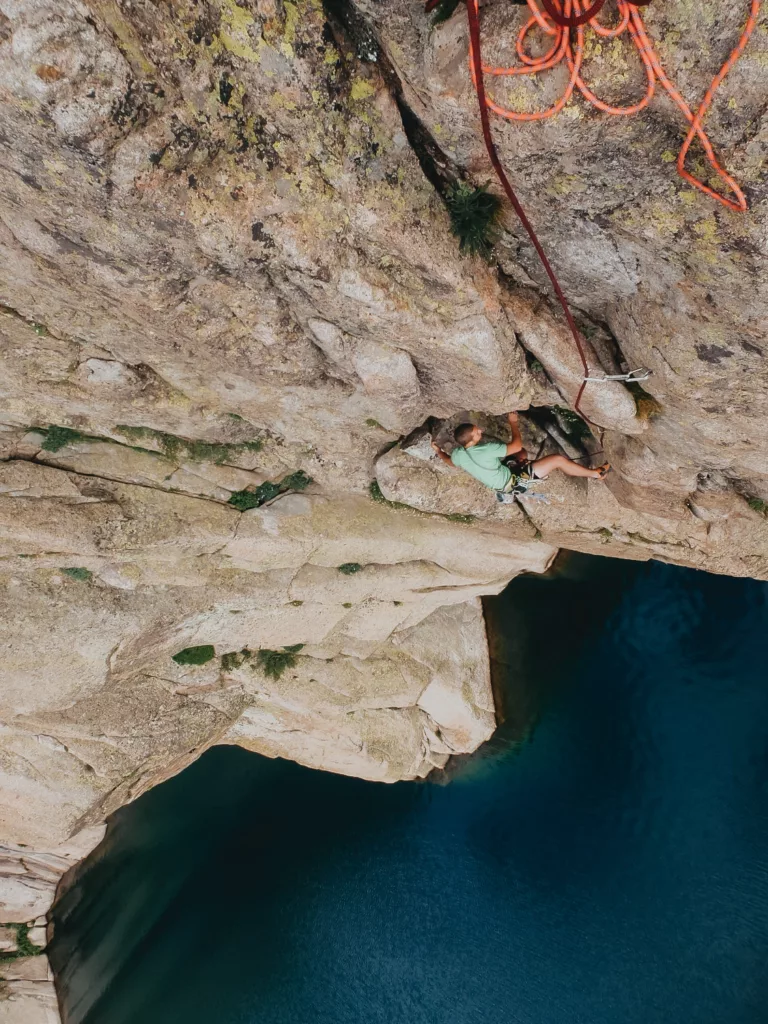 Grande voie en Corse au lac de Melo et Capitellu proche de Corte : Symphonie d'Automne.