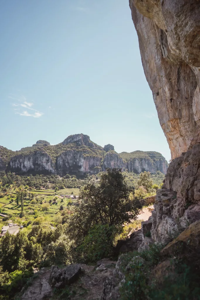 Falaise d'escalade de Lecorci à Ulassai dans les montagnes de Sardaigne.