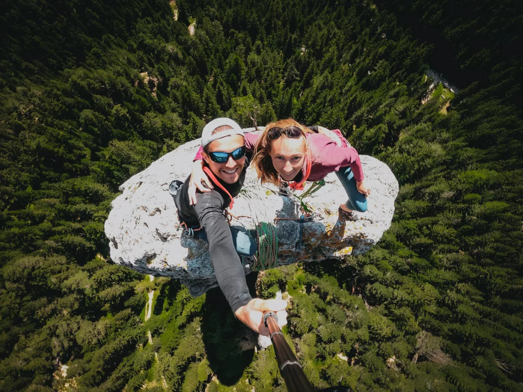 Grandes voies en Savoie dans la vallée de la Maurienne, monolithe de Sardière , Dieu des Elfes. Vue depuis le sommet.