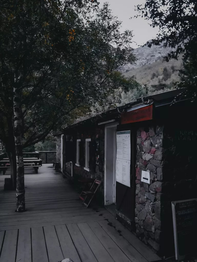 Refuge de Carozzu au petit matin, deuxième refuge sur le GR20 dans le sens nord-sud.