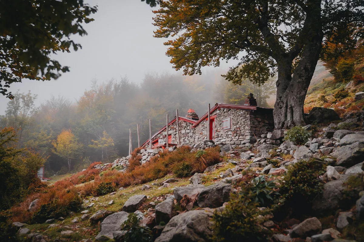 Bergerie d'Alzeta proche de Vizzavona et Ghisoni, station en Corse. Chemin du GR20 en direction du refuge d'E Capanelle.