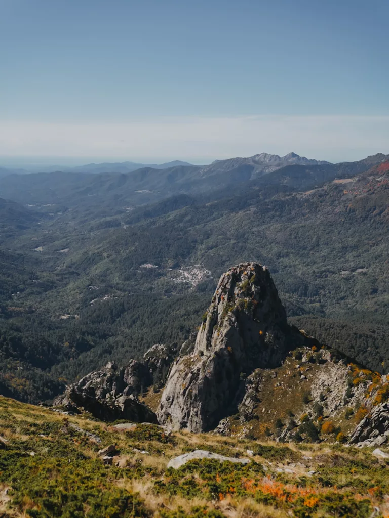 Vue depuis le GR20 sur le village de Palneca.
