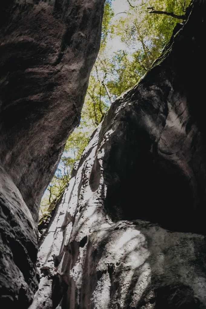 Randonnée dans le canyon des Gueulards dans le Drôme dans les gorges d'Omblèze.