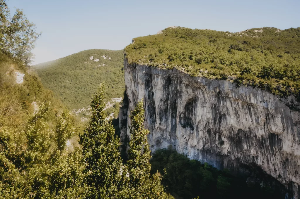 Gorges d'Omblèze dans la Drôme, randonnée au canyon des Gueulards.
