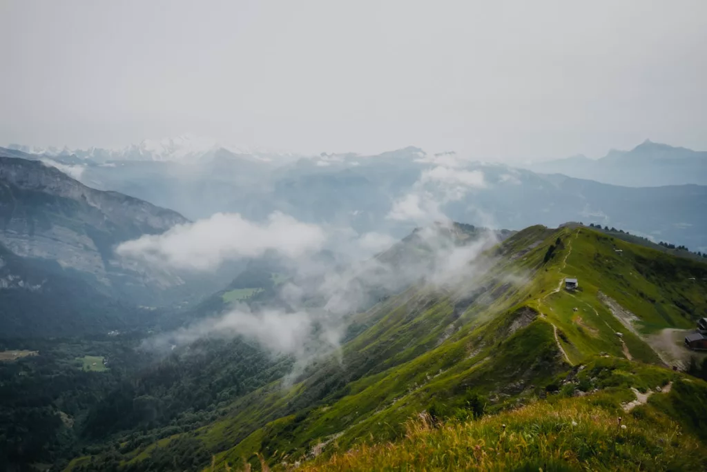 Les crête de la randonnée à Joux Plane.